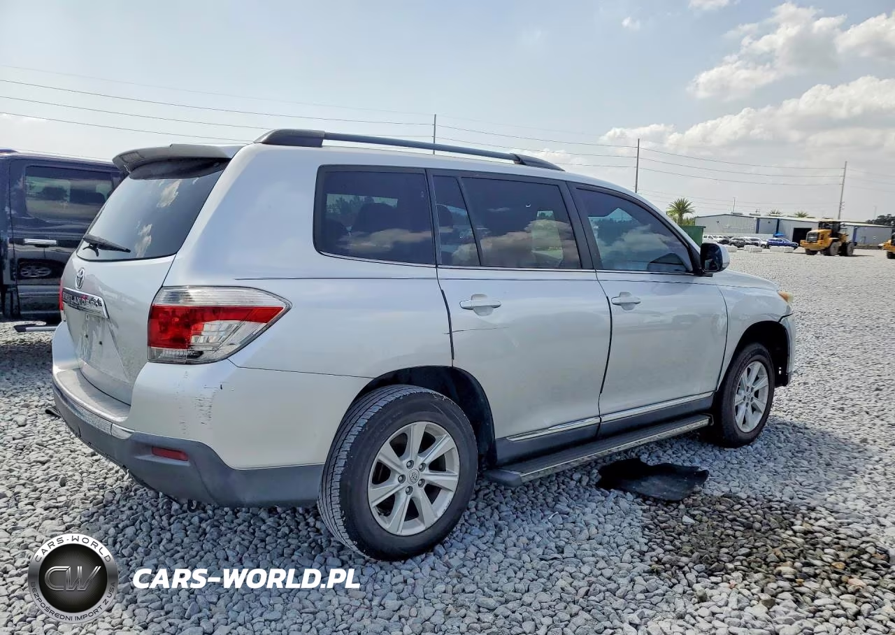 2013 Toyota Highlander Plus VIN:5TDZK3EH2DS097030 - 3