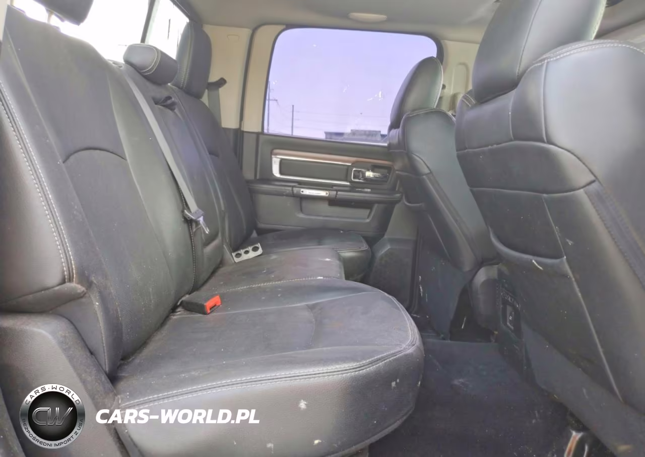 2016 Ram 1500 Laramie VIN:1C6RR6NT8GS136045 - 10
