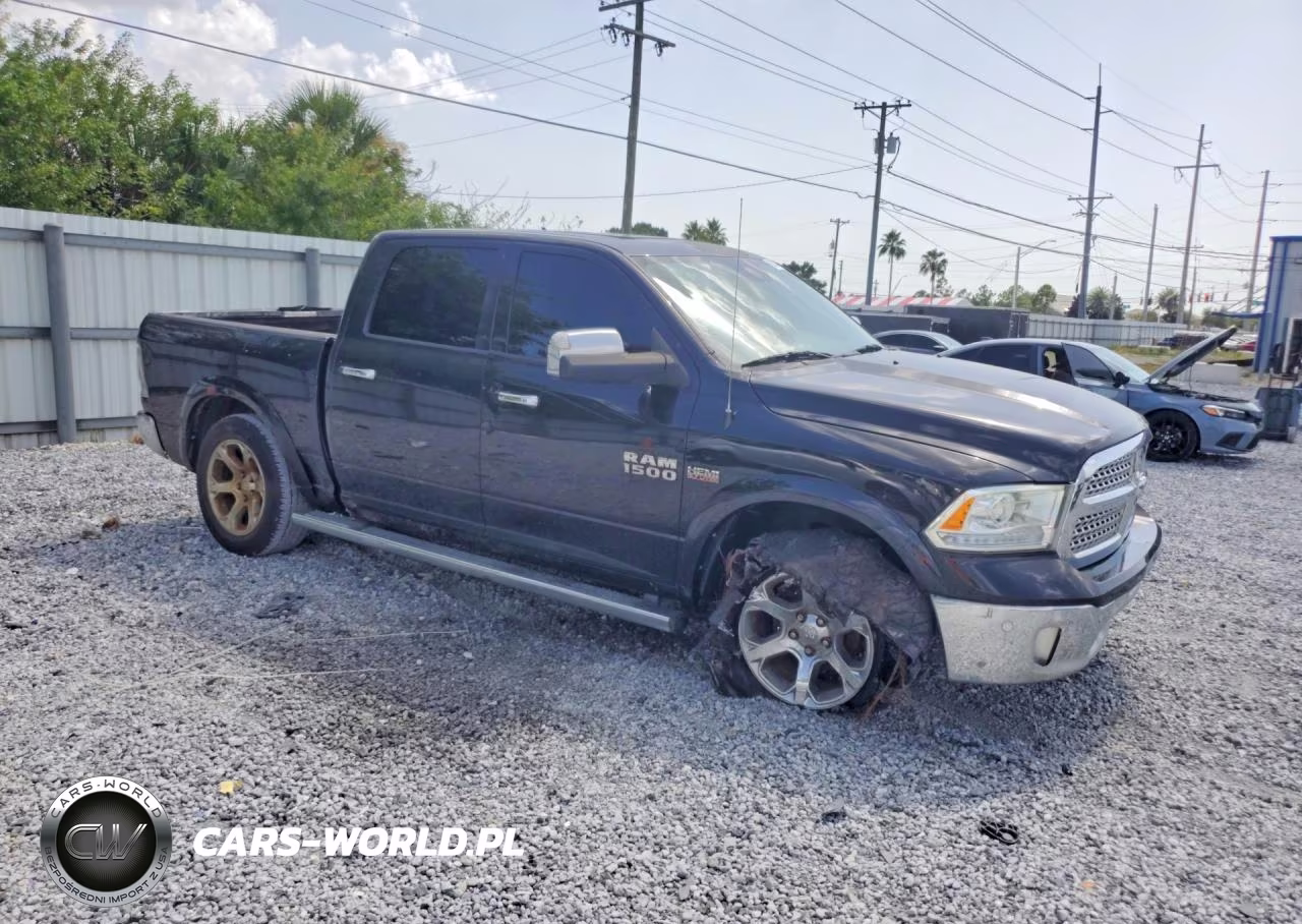 2016 Ram 1500 Laramie VIN:1C6RR6NT8GS136045 - 4