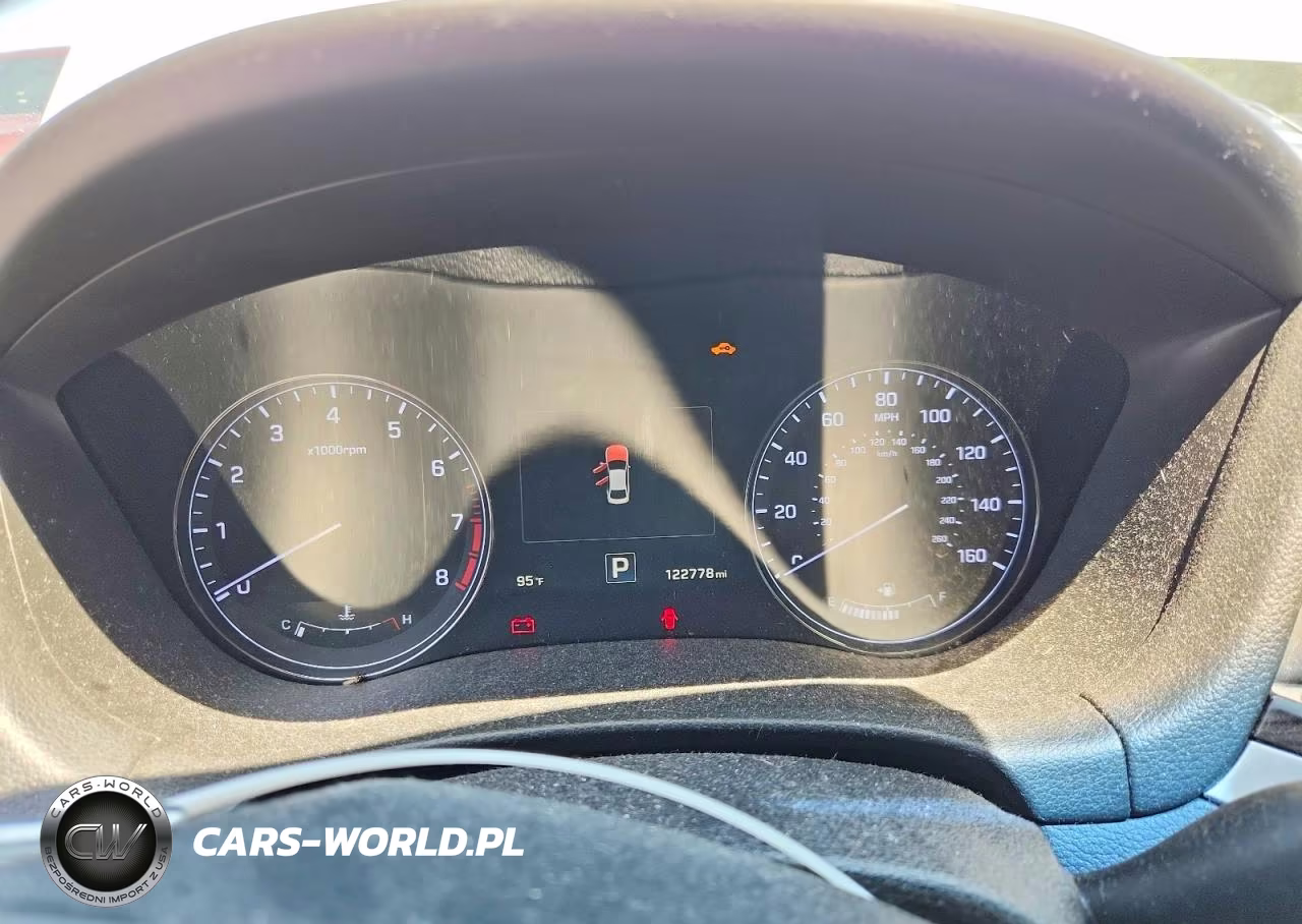 2015 Hyundai Genesis 3.8L VIN:KMHGN4JE8FU017076 - 9