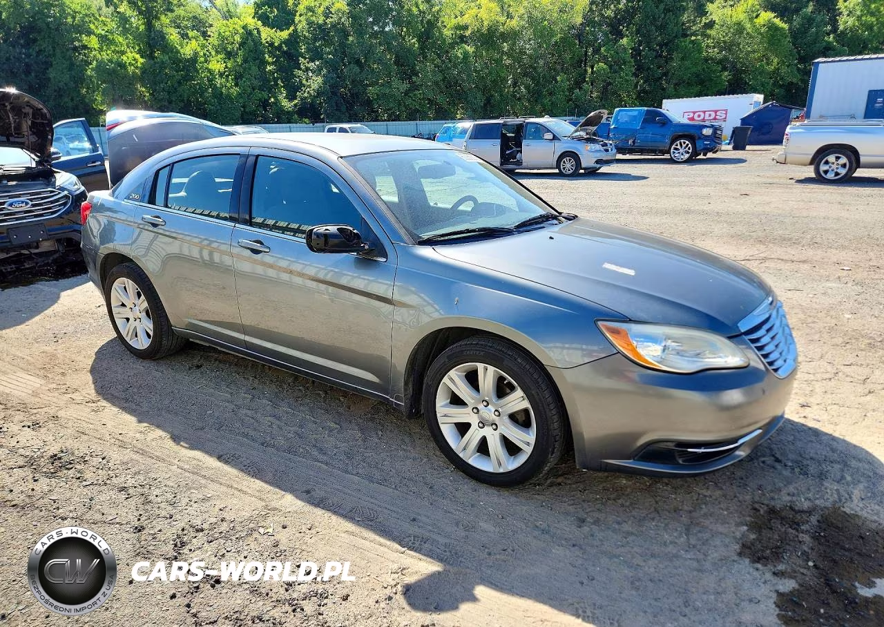 2011 Chrysler 200 Touring VIN:1C3BC1FB1BN602513 - 4