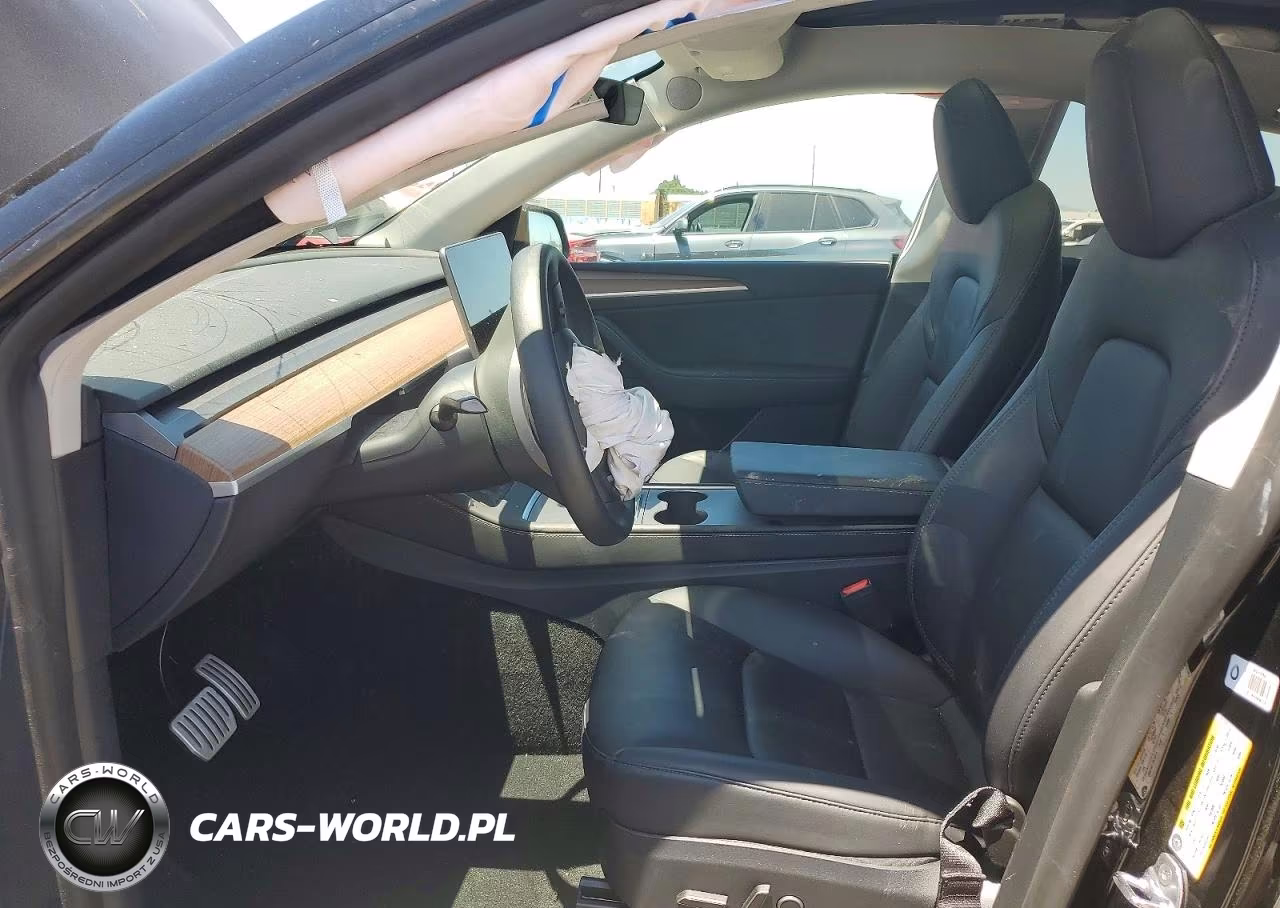 2025 Tesla Model Y VIN:7SAYGDEF2SF311116 - 7