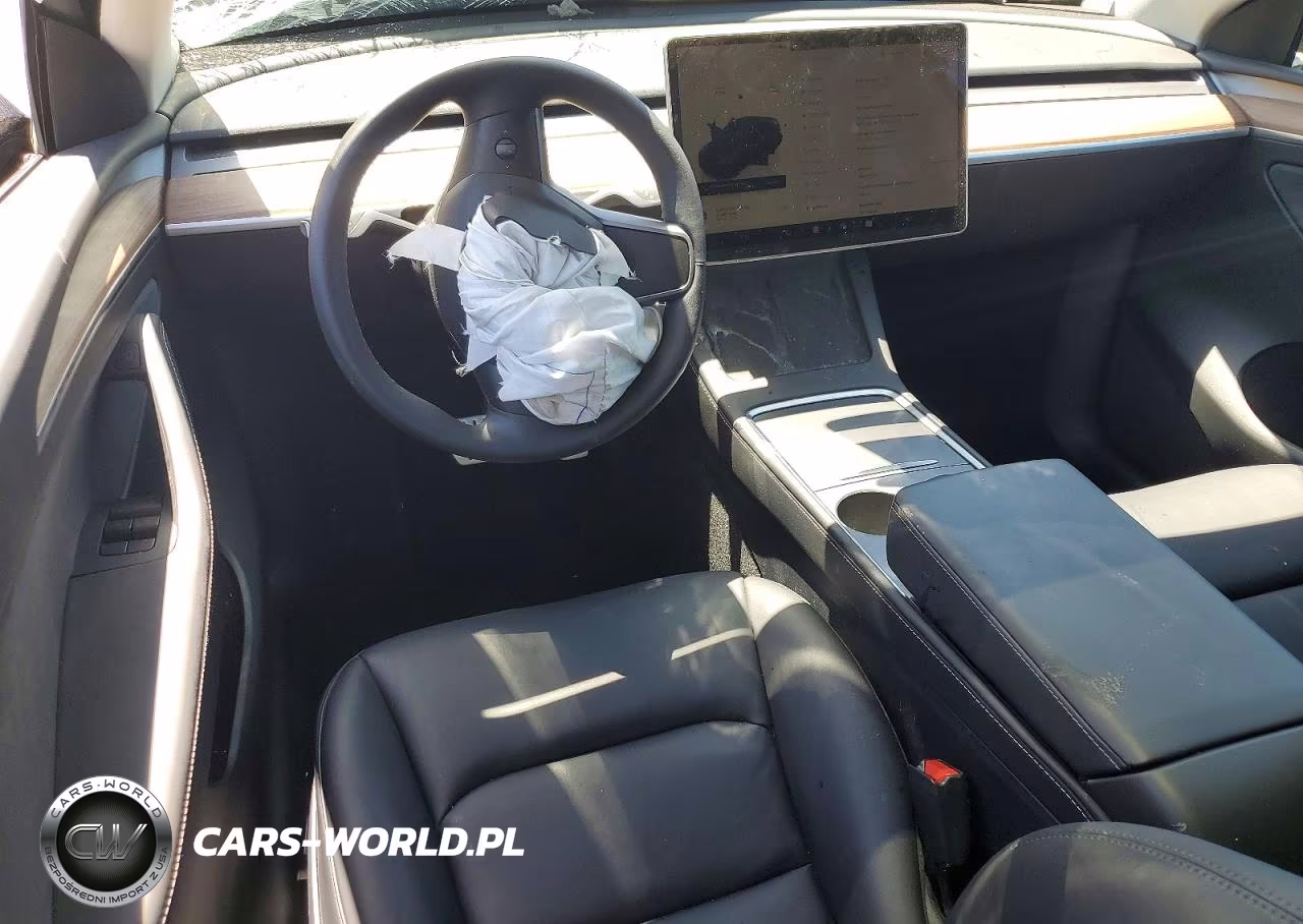 2025 Tesla Model Y VIN:7SAYGDEF2SF311116 - 8