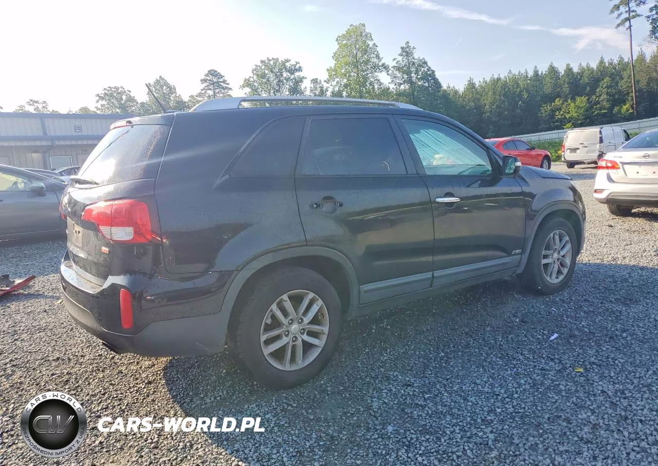 2014 Kia Sorento Lx VIN:5XYKTCA64EG476497 - 3