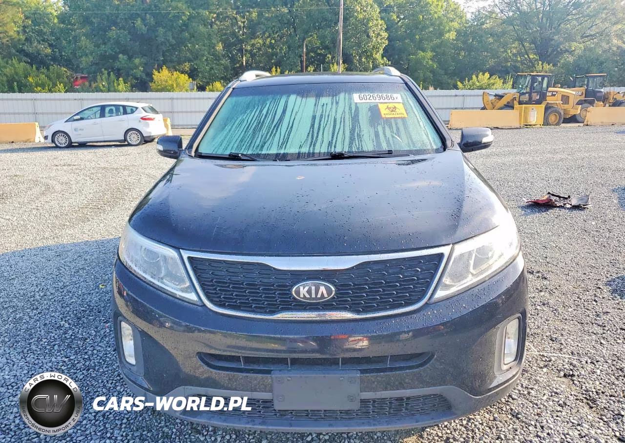2014 Kia Sorento Lx VIN:5XYKTCA64EG476497 - 5