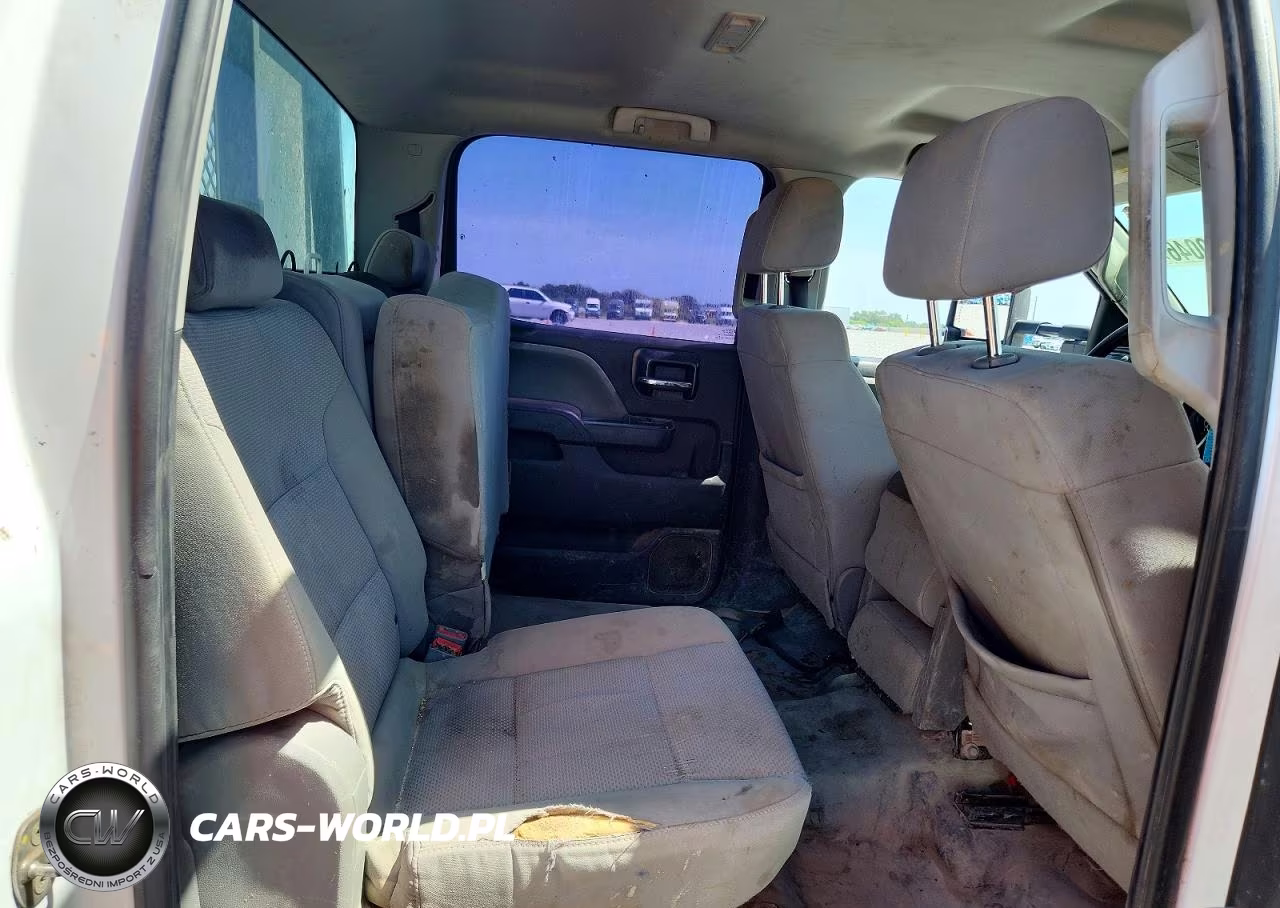 2018 Chevrolet Silverado C3500 VIN:1GB4CYCG8JF155754 - 11