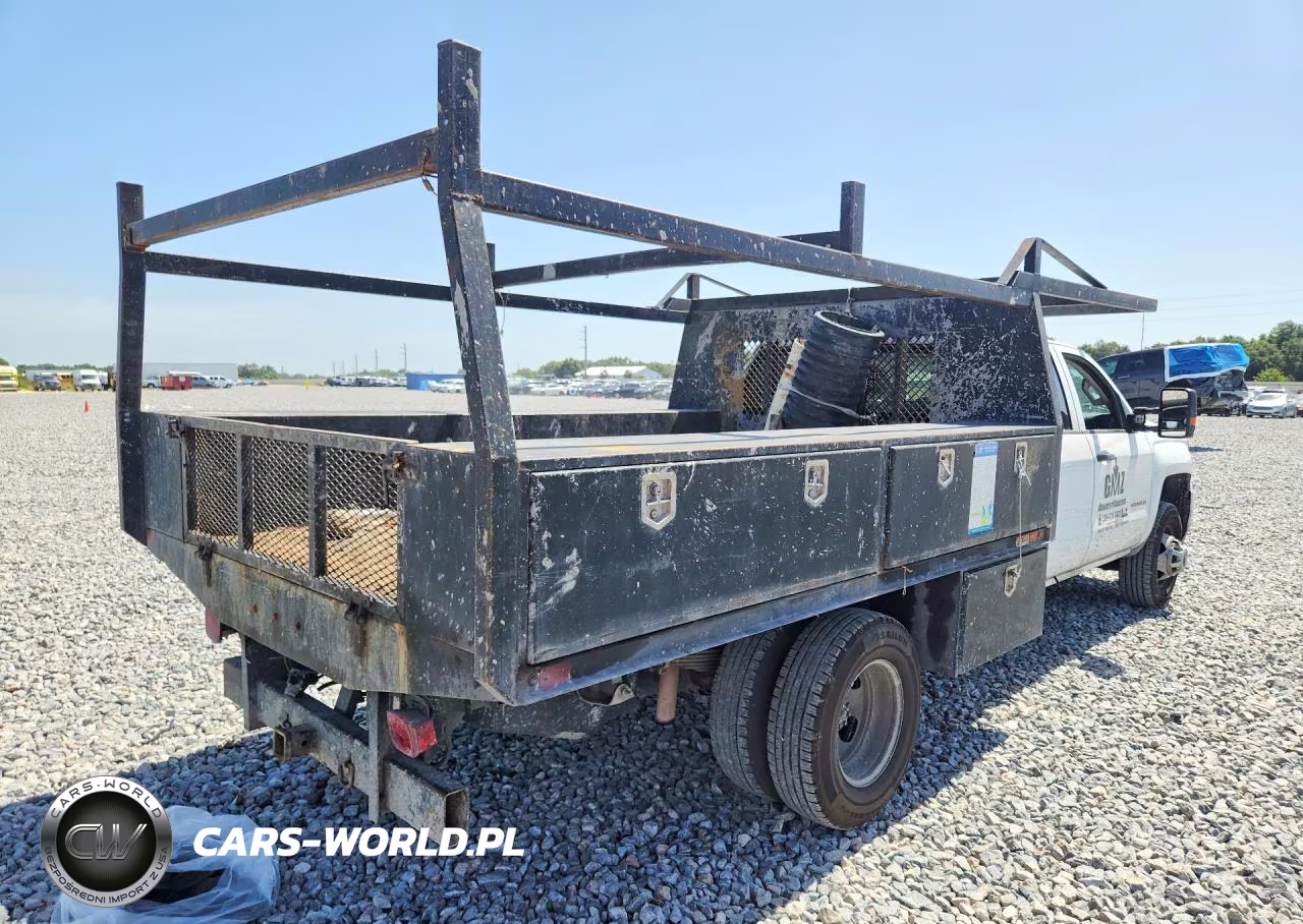 2018 Chevrolet Silverado C3500 VIN:1GB4CYCG8JF155754 - 3