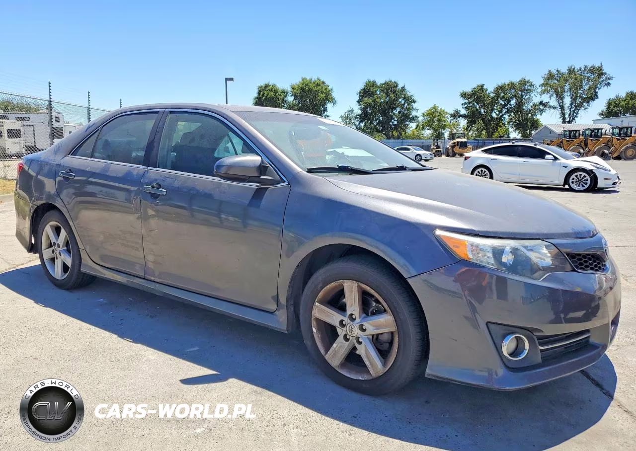 2014 Toyota Camry Se VIN:4T1BF1FK2EU741221 - 4