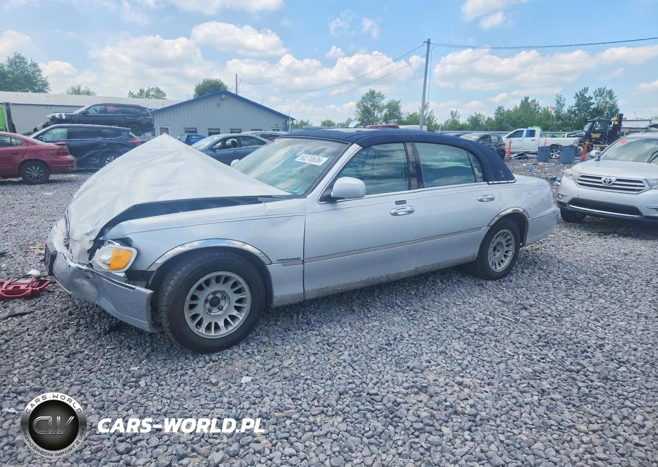 1999 Lincoln Town Car Cartier
