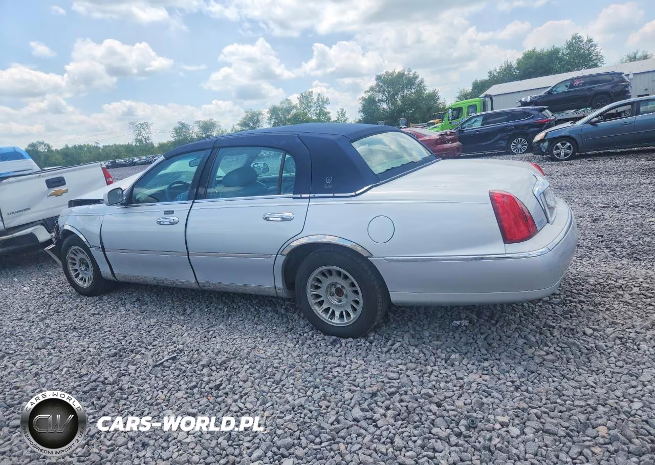 1999 Lincoln Town Car Cartier VIN:1LNHM83W9XY668375 - 2