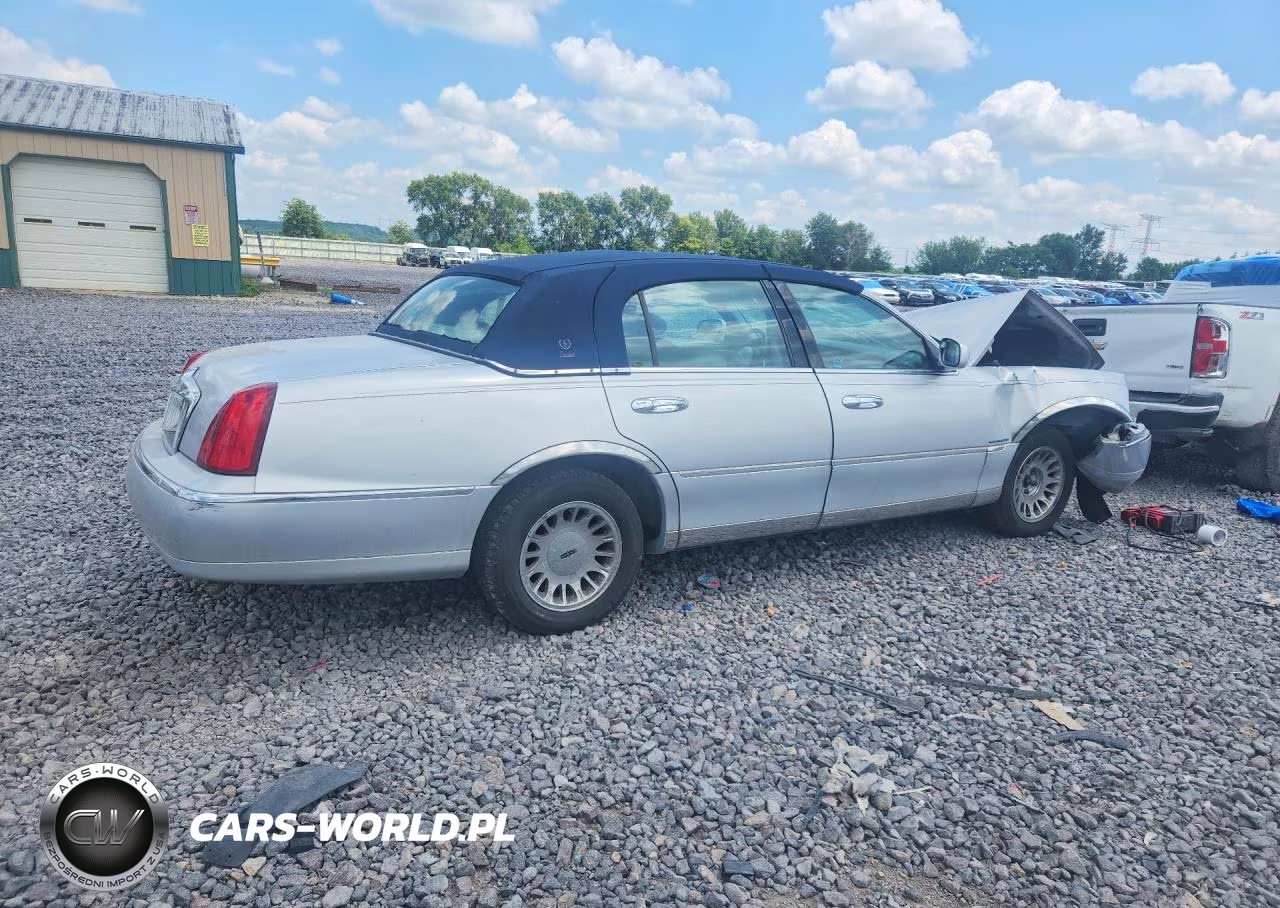 1999 Lincoln Town Car Cartier VIN:1LNHM83W9XY668375 - 3
