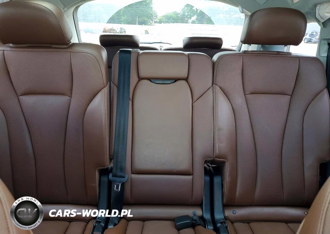 2019 Audi Q7 Premium Plus VIN:WA1LAAF79KD016742 - 10