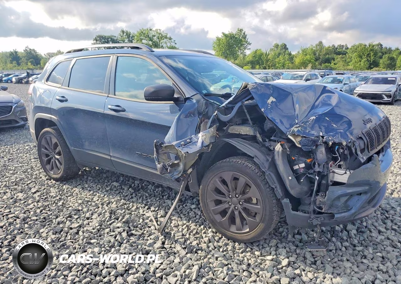 2021 Jeep Cherokee Latitude Lux VIN:1C4PJMMX0MD219453 - 4