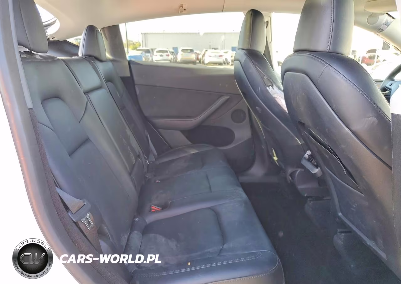 2023 Tesla Model Y VIN:7SAYGDEE9PA106114 - 10