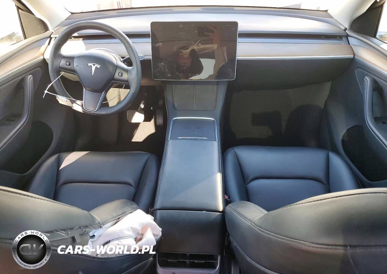 2023 Tesla Model Y VIN:7SAYGDEE9PA106114 - 8