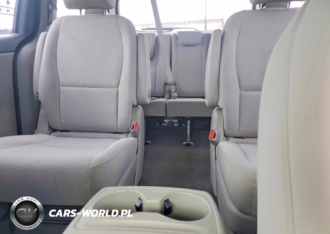 2017 Kia Sedona L VIN:KNDMA5C18H6261174 - 10