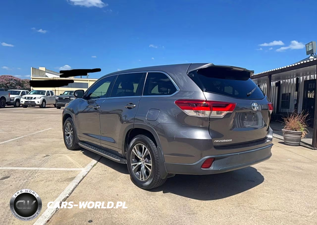2017 Toyota Highlander Le VIN:5TDZARFH8HS026022 - 3