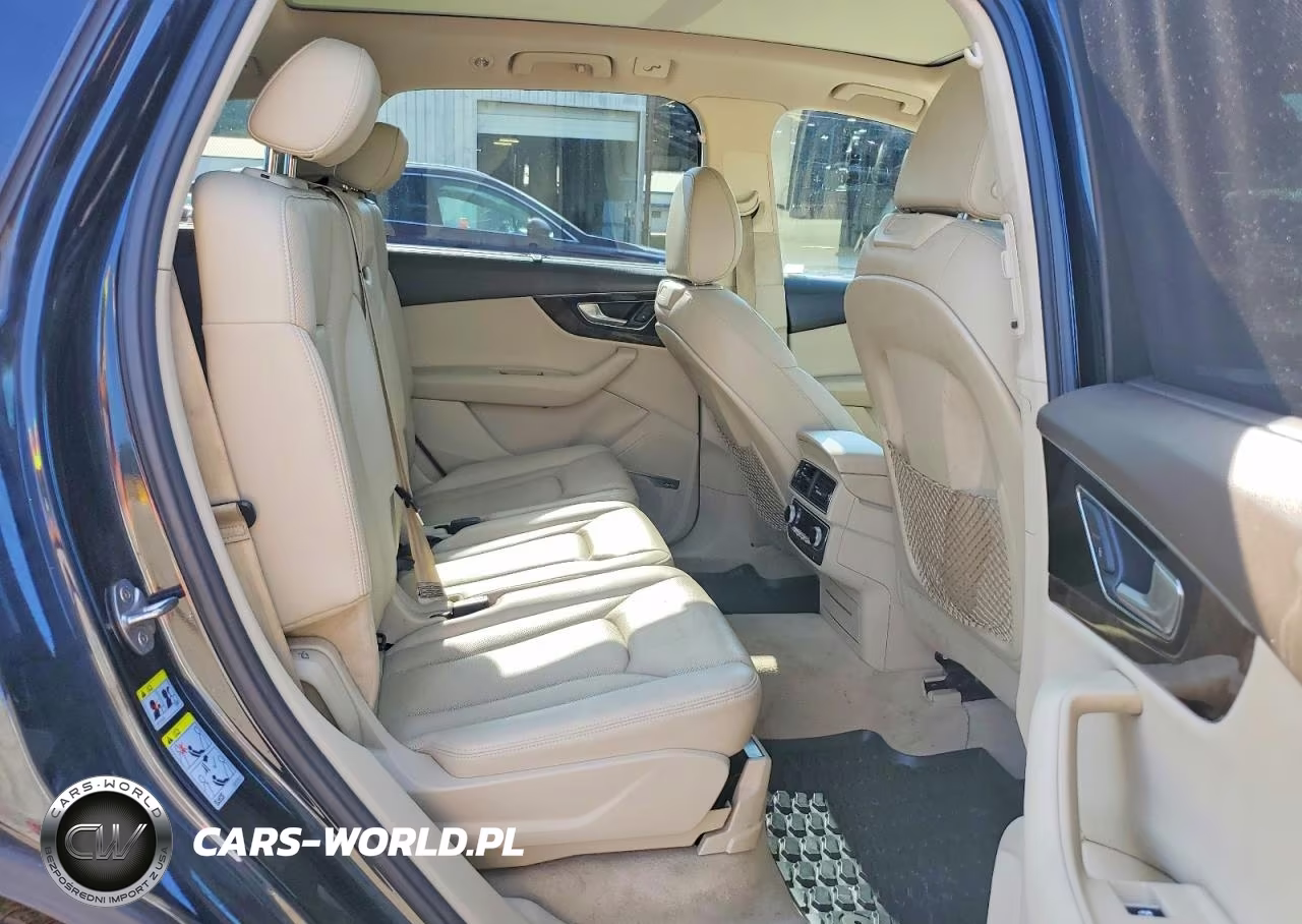 2017 Audi Q7 Prestige VIN:WA1VAAF77HD057274 - 10