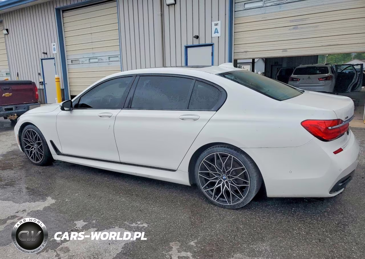 2018 BMW 750 Xi VIN:WBA7F2C50JG423747 - 2