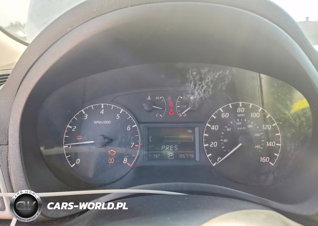 2015 Nissan Sentra S VIN:3N1AB7AP7FY372651 - 9