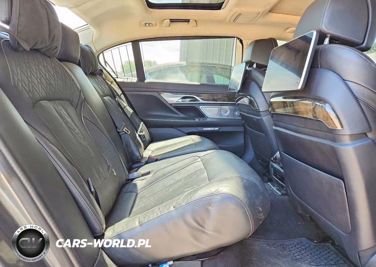 2016 BMW 750 Xi VIN:WBA7F2C57GGE12322 - 10