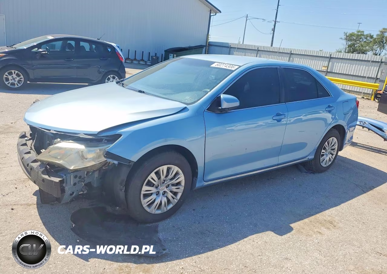 2012 Toyota Camry Le – zdjęcie 1 z 12