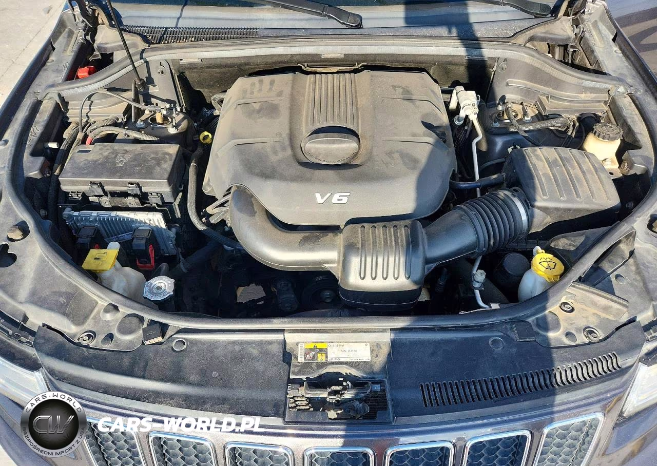 2015 Jeep Grand Cherokee Overland VIN:1C4RJFCG5FC134591 - 12