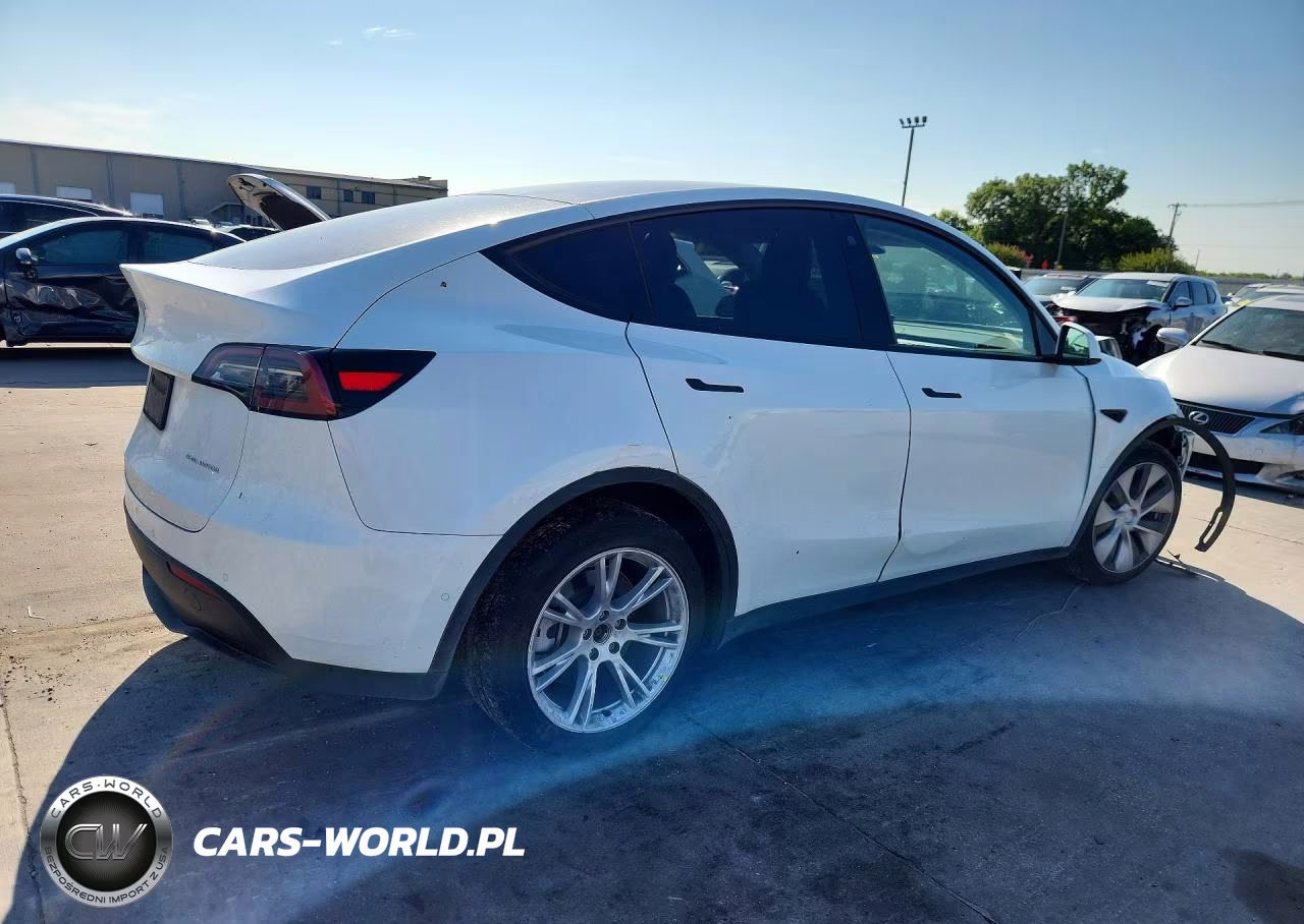 2022 Tesla Model Y VIN:7SAYGDEE2NF371652 - 3