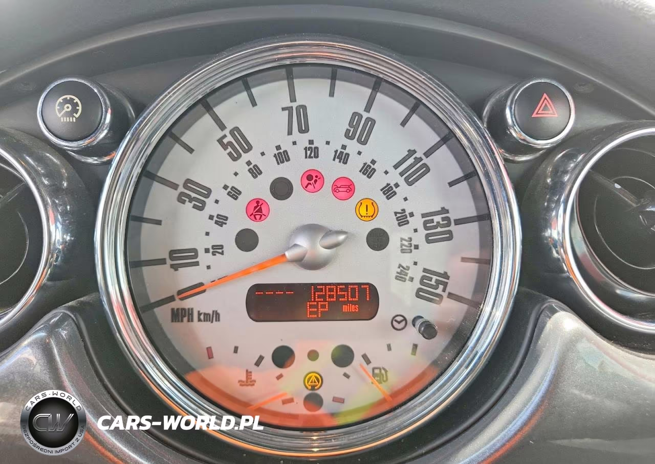 2007 Mini Cooper S VIN:WMWRH33567TL94554 - 9
