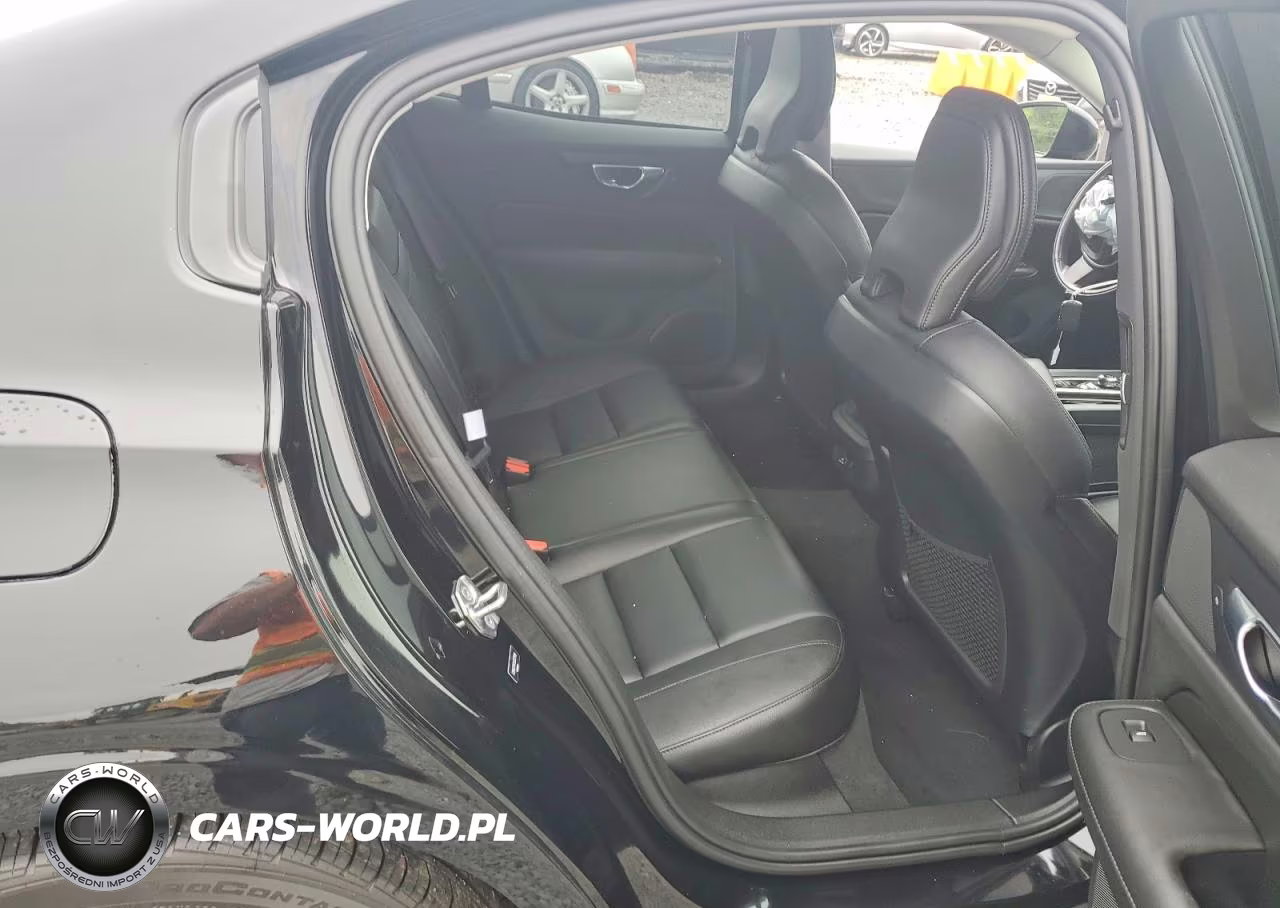 2020 Volvo S60 T6 Momentum VIN:7JRA22TK7LG071815 - 10