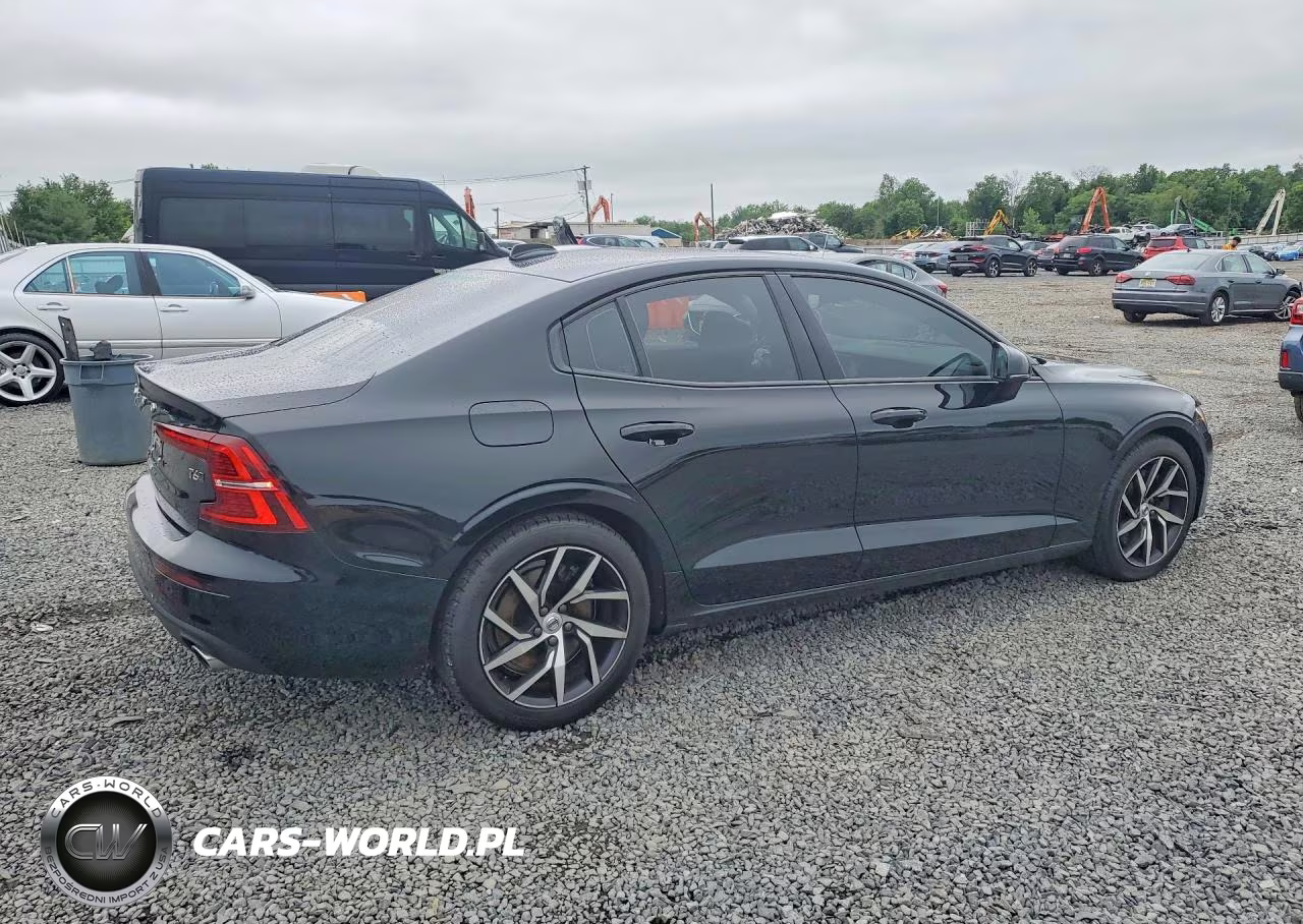2020 Volvo S60 T6 Momentum VIN:7JRA22TK7LG071815 - 3