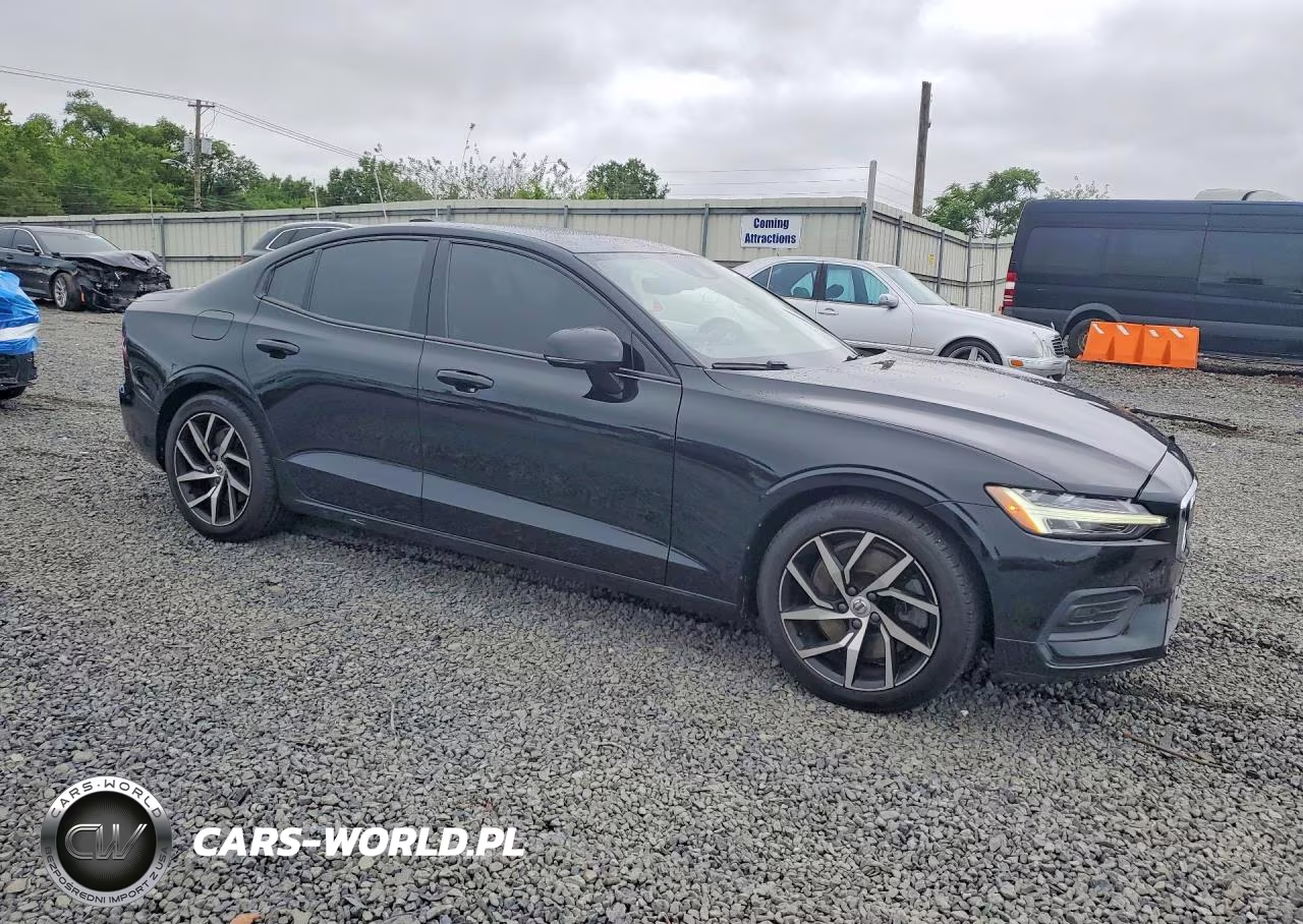 2020 Volvo S60 T6 Momentum VIN:7JRA22TK7LG071815 - 4