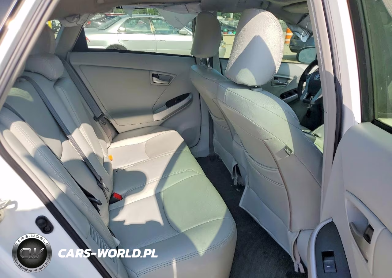 2012 Toyota Prius Three VIN:JTDKN3DU3C5476548 - 11
