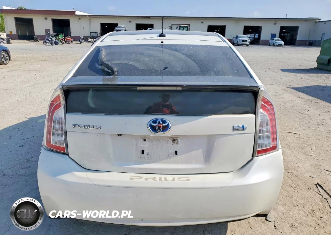 2012 Toyota Prius Three VIN:JTDKN3DU3C5476548 - 6
