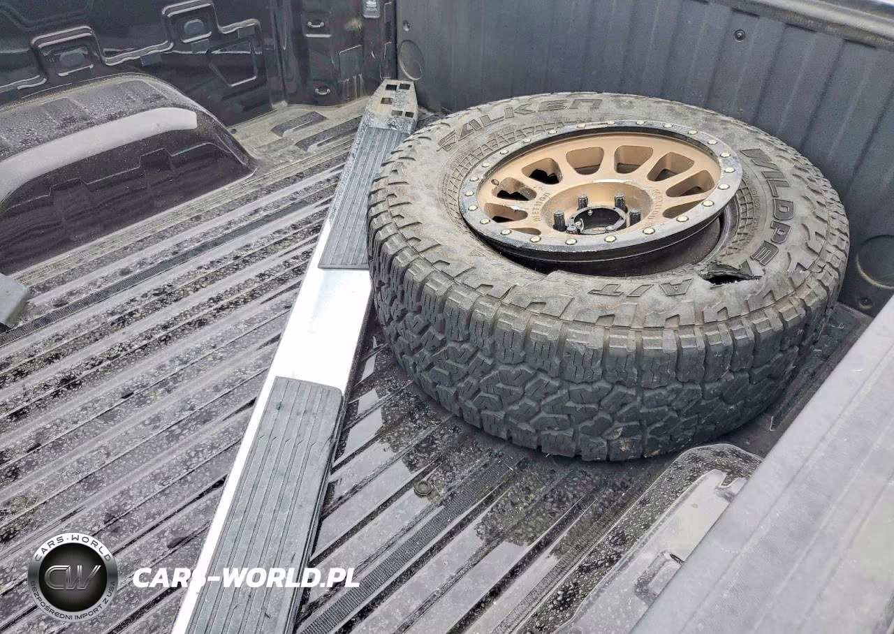 2020 Chevrolet Silverado C1500 Custom VIN:3GCPWBEH4LG194118 - 12