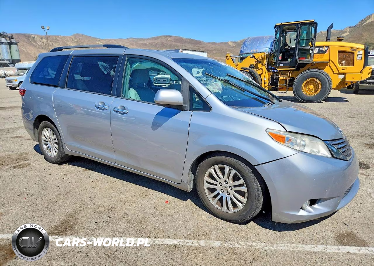 2016 Toyota Sienna Xle Premium 8-Passenger VIN:5TDYK3DC2GS701164 - 4