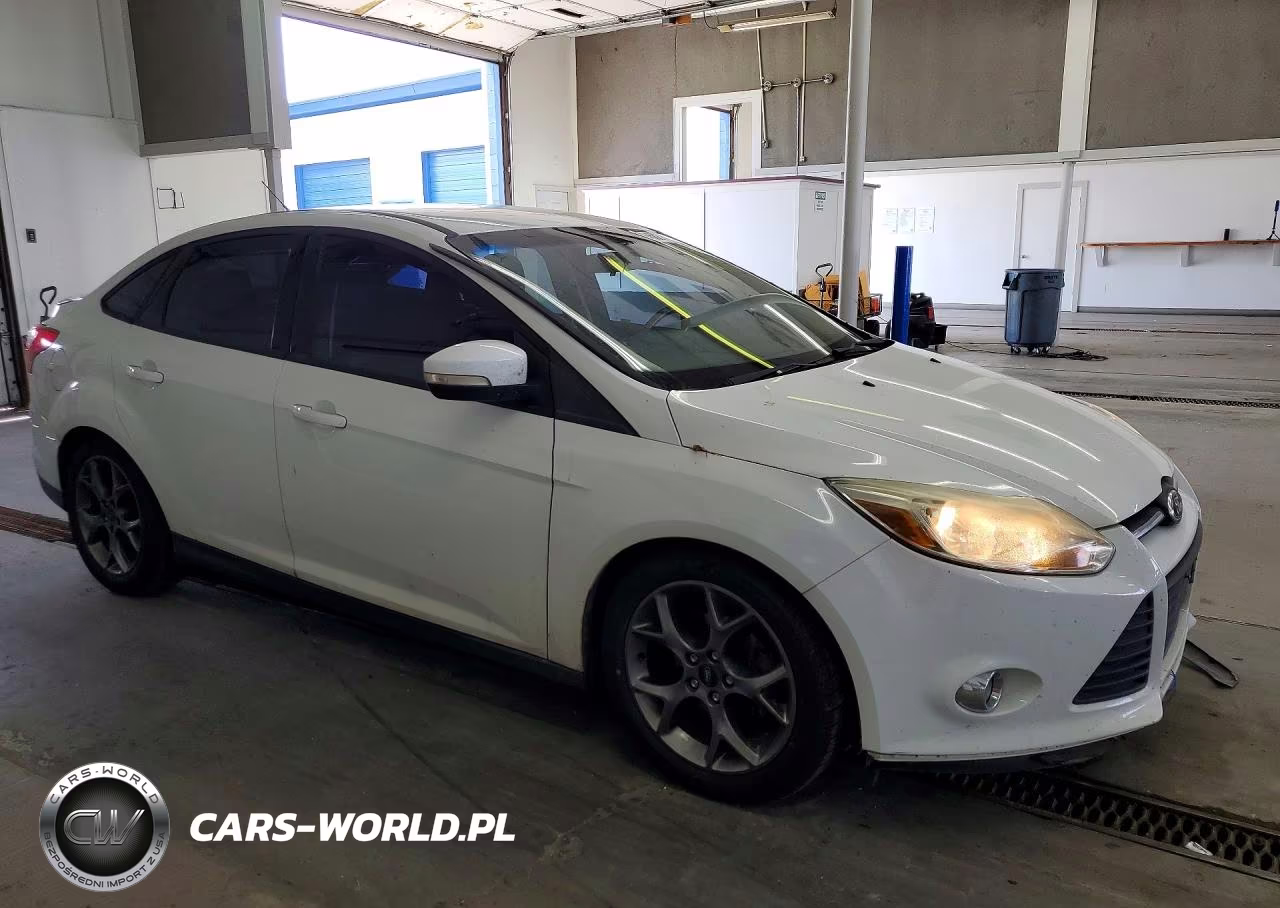 2014 Ford Focus Se VIN:1FADP3F27EL238351 - 4