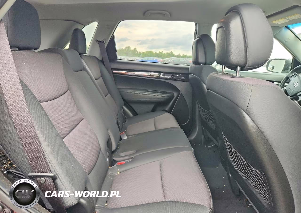 2011 Kia Sorento Lx VIN:5XYKTDA28BG165816 - 10