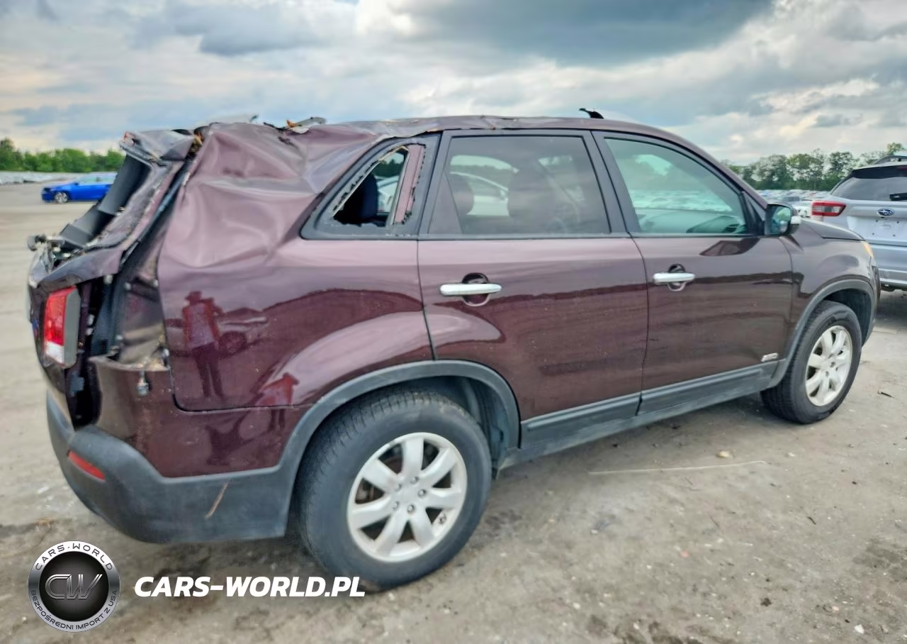 2011 Kia Sorento Lx VIN:5XYKTDA28BG165816 - 3