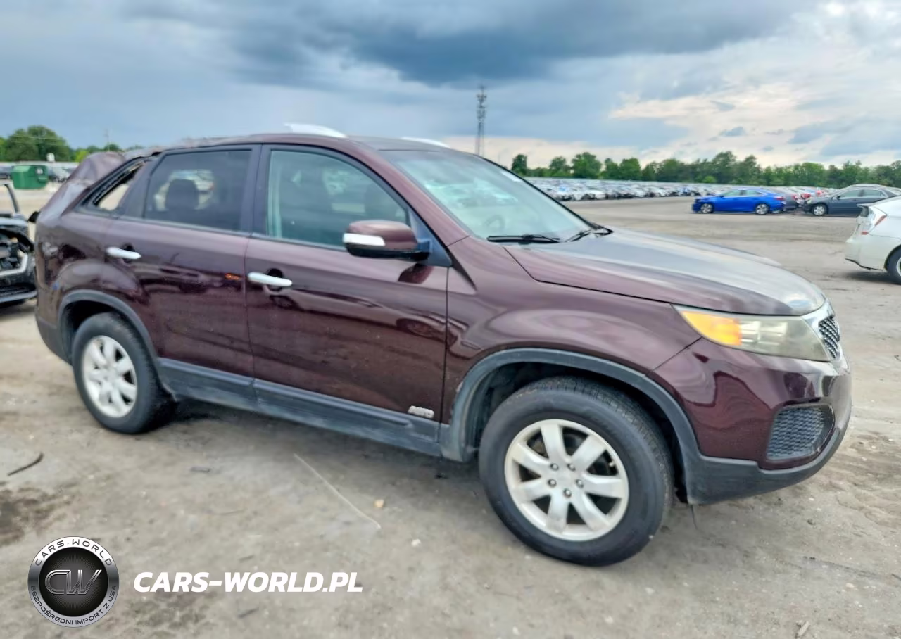 2011 Kia Sorento Lx VIN:5XYKTDA28BG165816 - 4