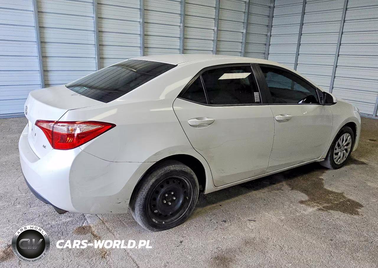 2018 Toyota Corolla Le VIN:5YFBURHEXJP783692 - 3