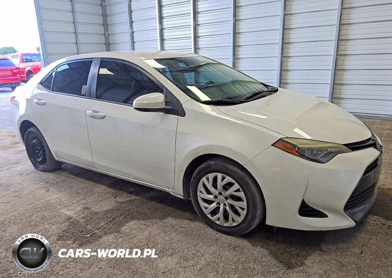 2018 Toyota Corolla Le VIN:5YFBURHEXJP783692 - 4