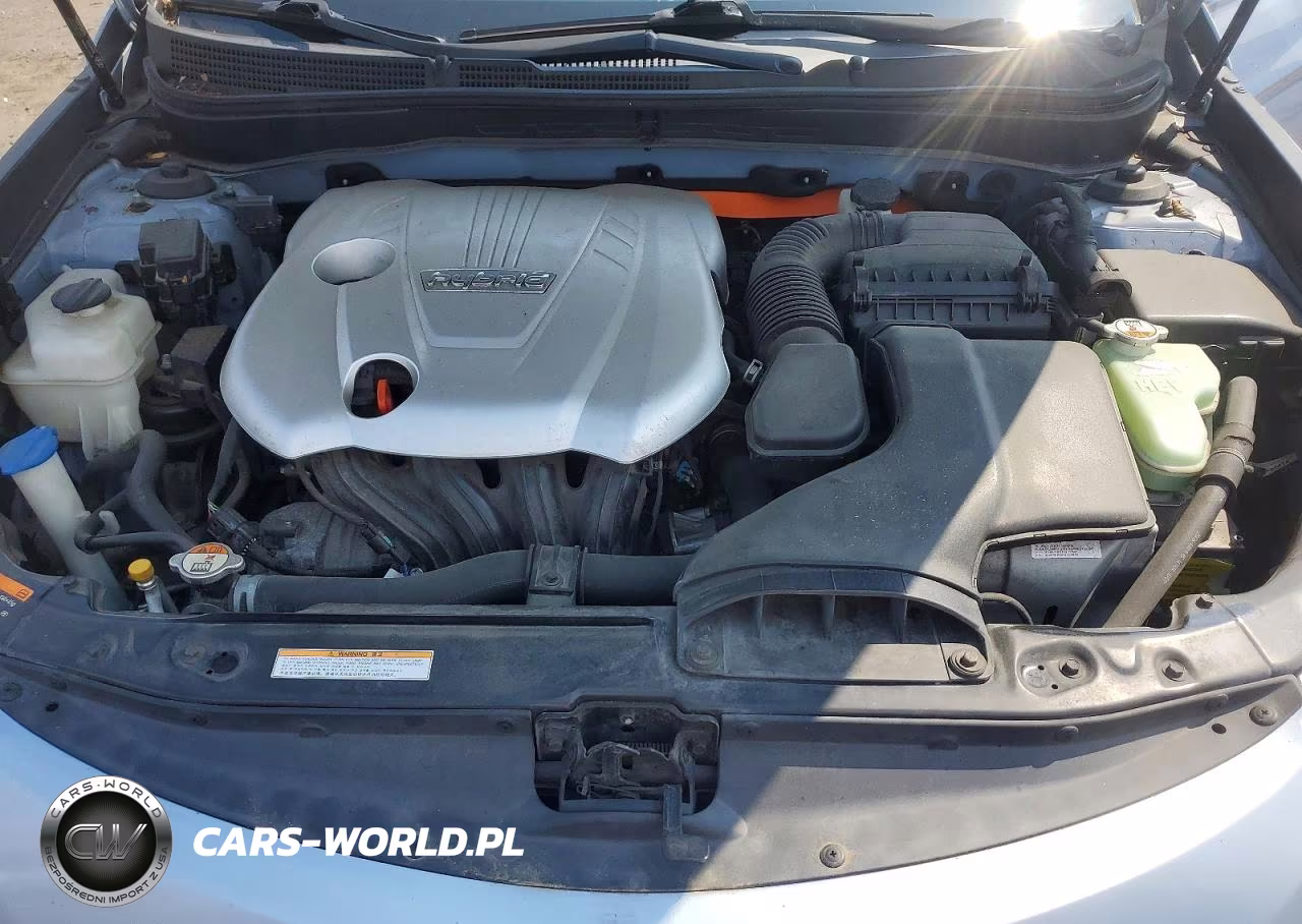 2015 Hyundai Sonata Hybrid Base VIN:KMHEC4A43FA134733 - 11
