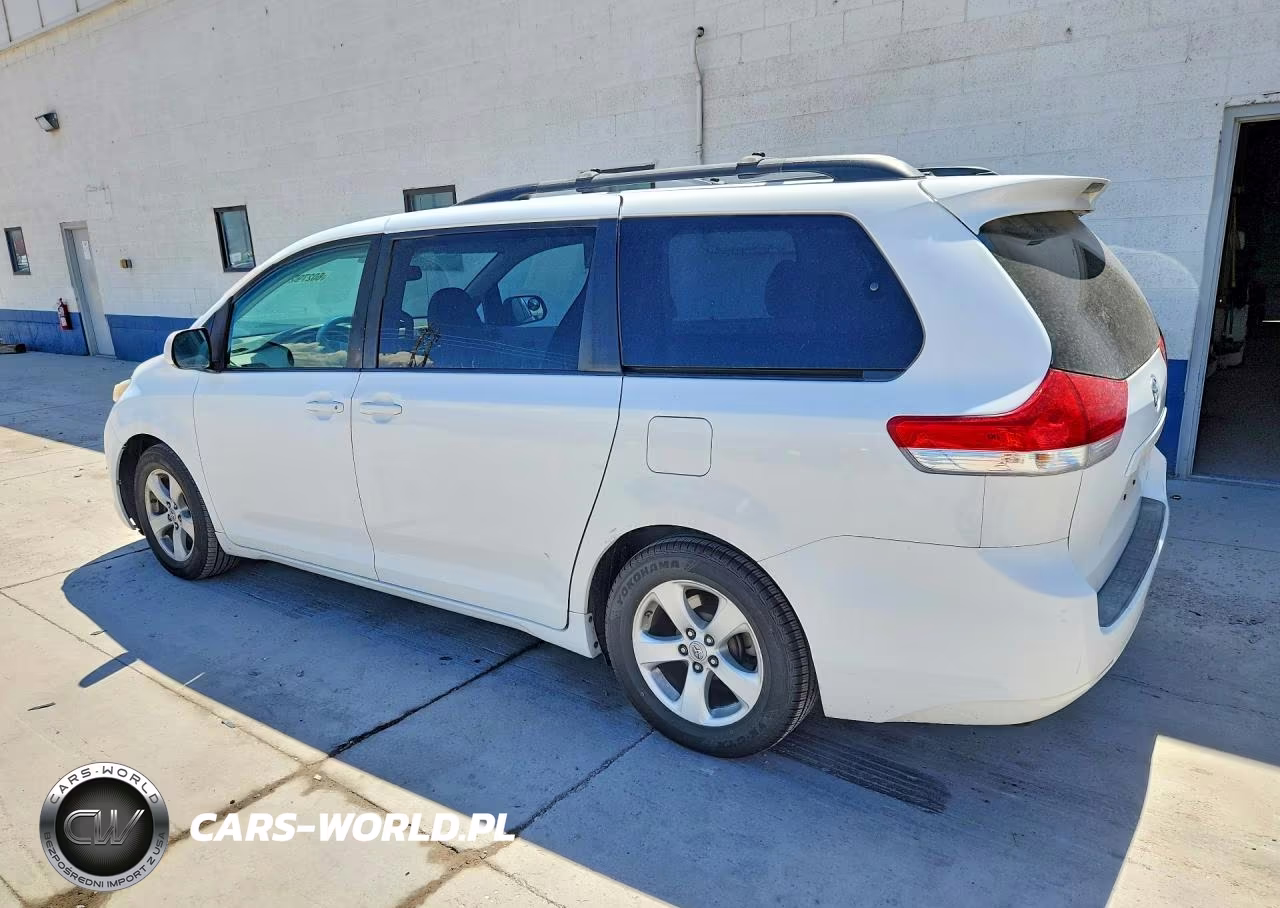 2011 Toyota Sienna Le VIN:5TDKK3DC1BS065058 - 2