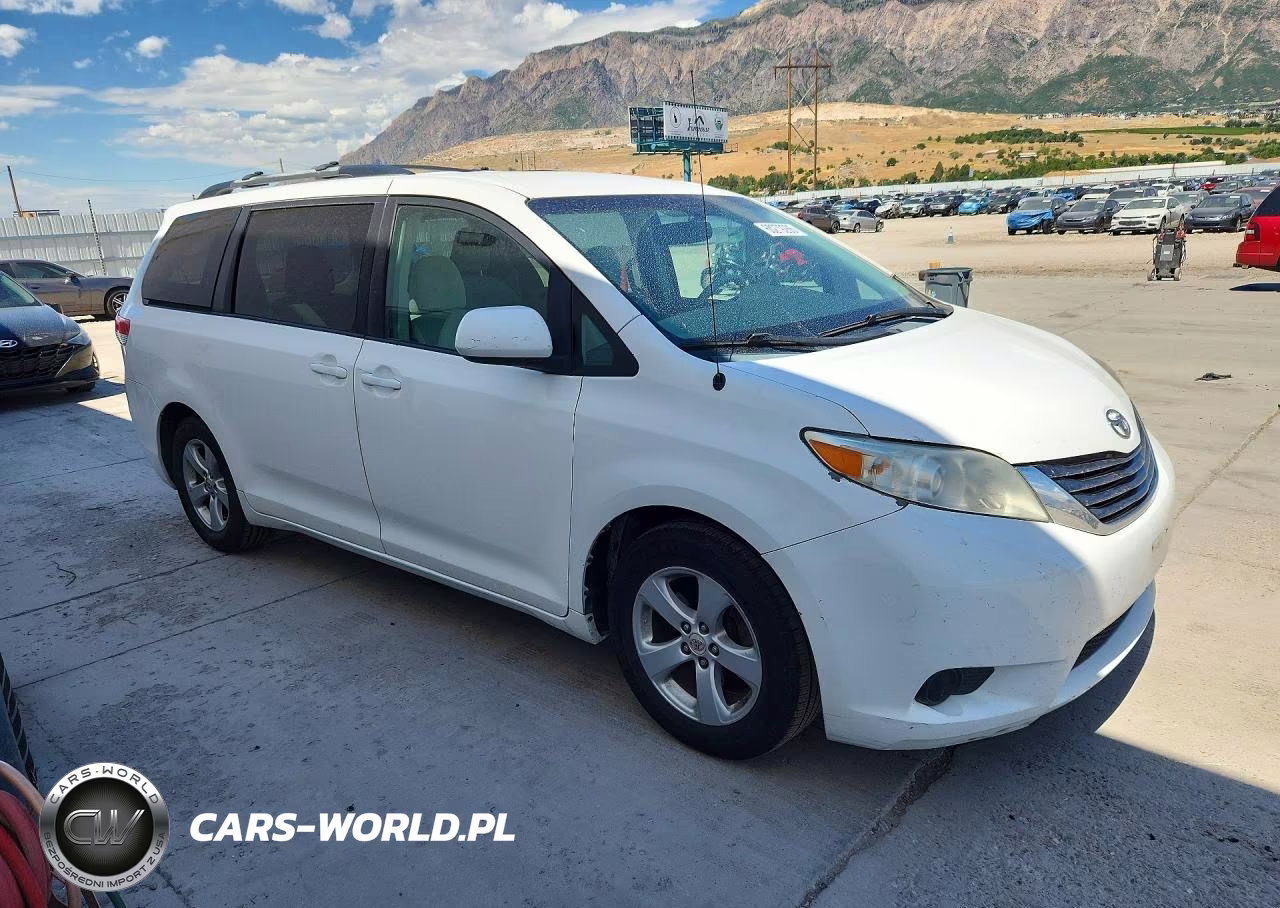 2011 Toyota Sienna Le VIN:5TDKK3DC1BS065058 - 4