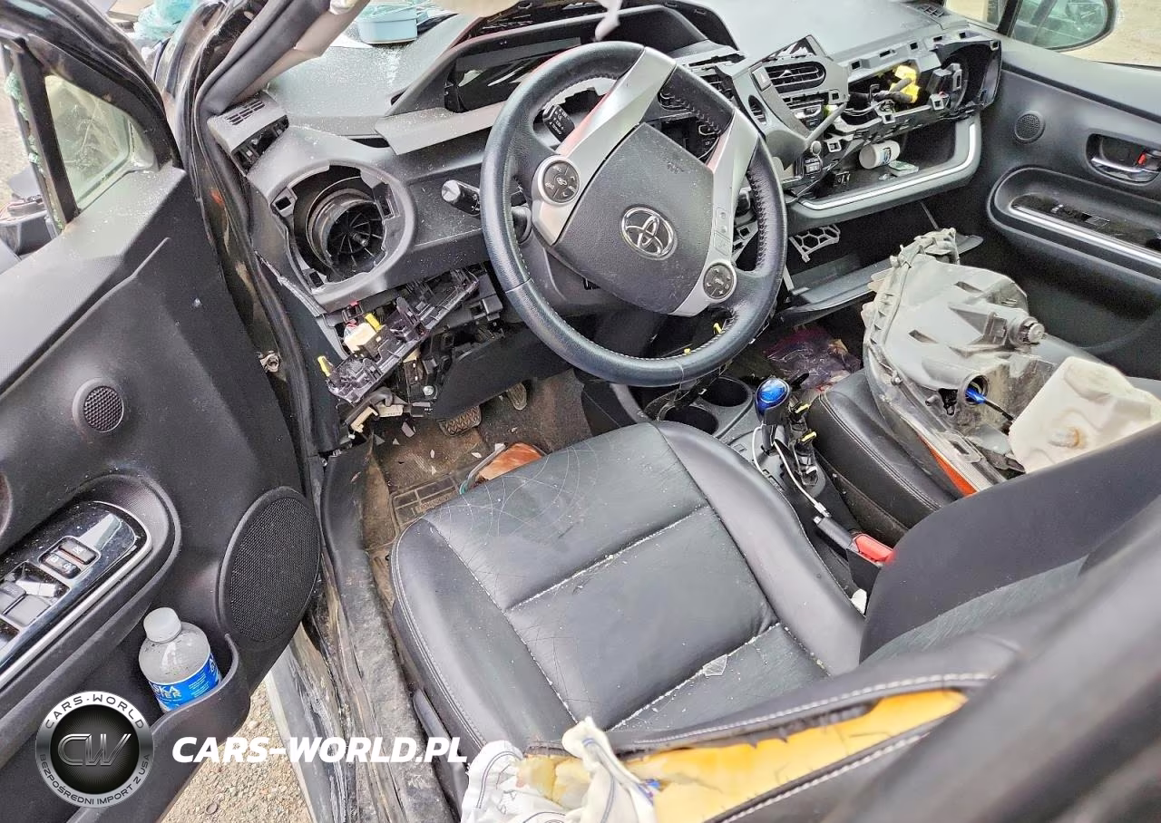 2015 Toyota Prius C Four VIN:JTDKDTB36F1094894 - 8