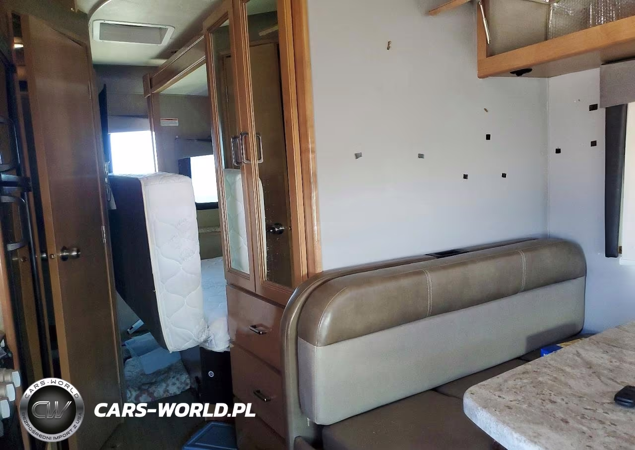2018 Thor Motor Coach Recreational Vehicle (Rv) VIN:8BNPF4CC1JE152819 - 6