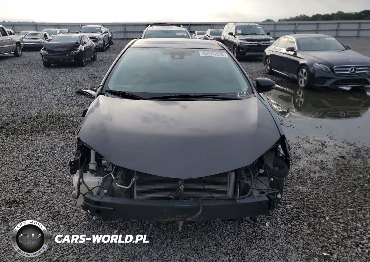 2018 Toyota Corolla Se VIN:5YFBURHE2JP770015 - 5