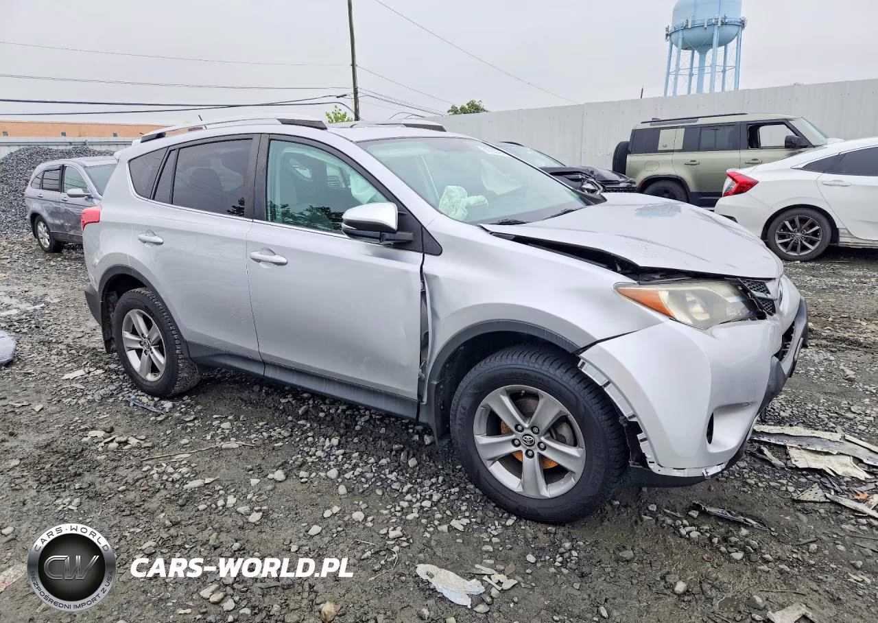 2015 Toyota Rav4 Xle VIN:2T3RFREV5FW319218 - 4