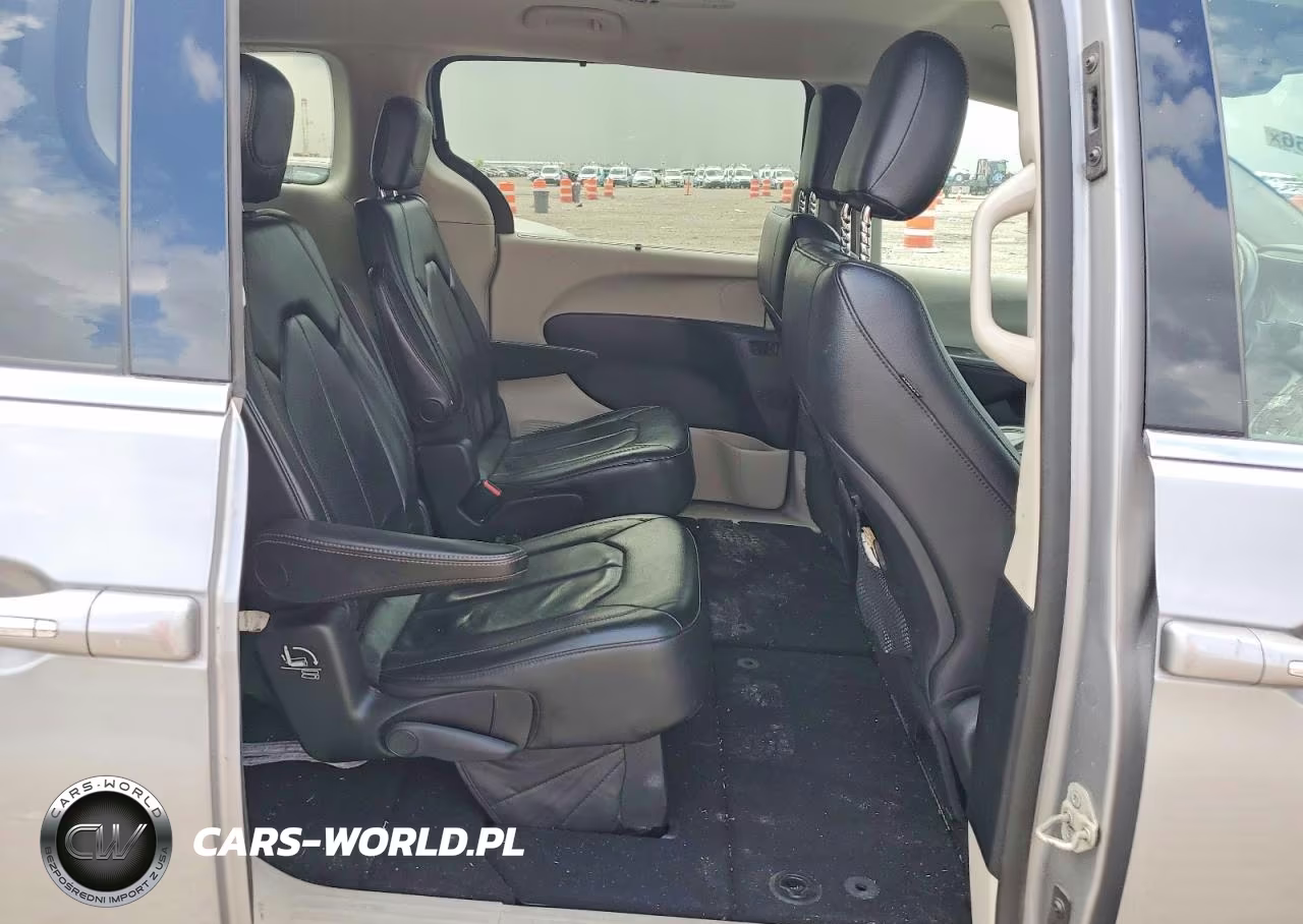 2019 Chrysler Pacifica Touring L VIN:2C4RC1BG5KR650773 - 11